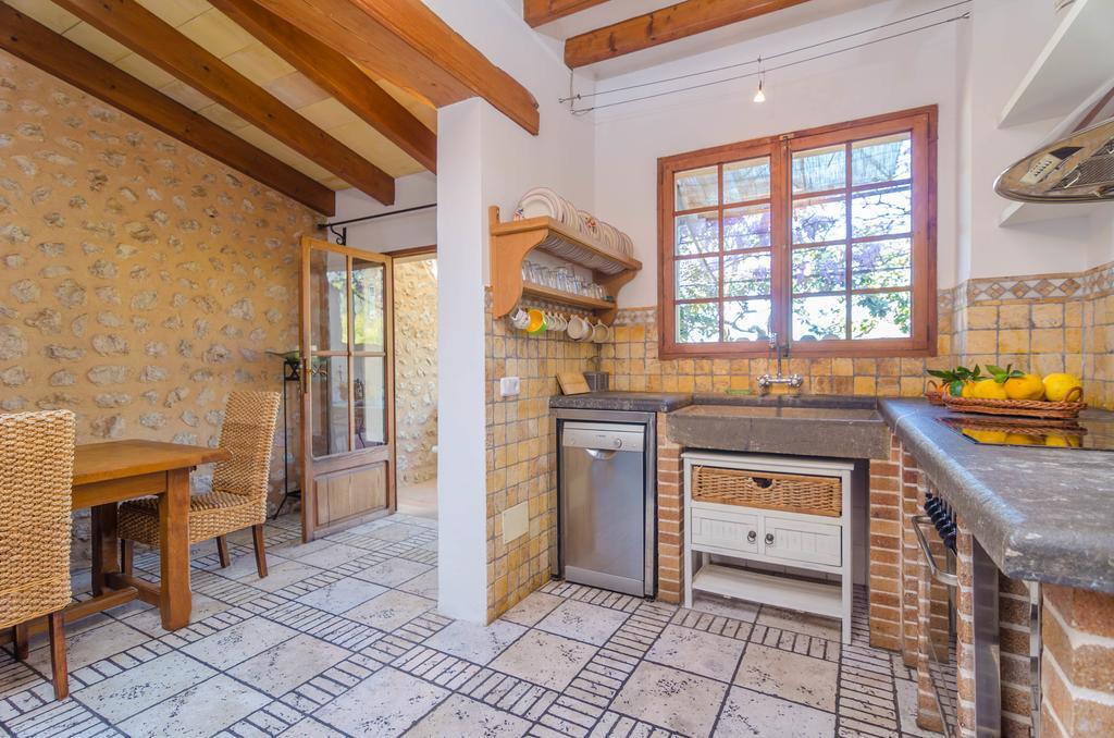 Can Garrova Soller Luaran gambar